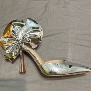 Sam Edelman silver Halie Bow Strap Pimps- size 8.5; never worn